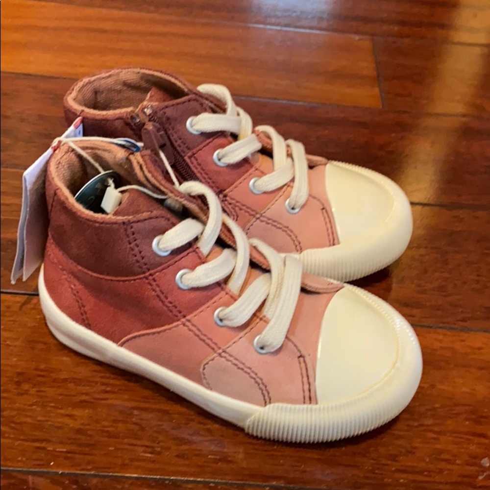Brand new Zara girl high top sneakers with zip 24